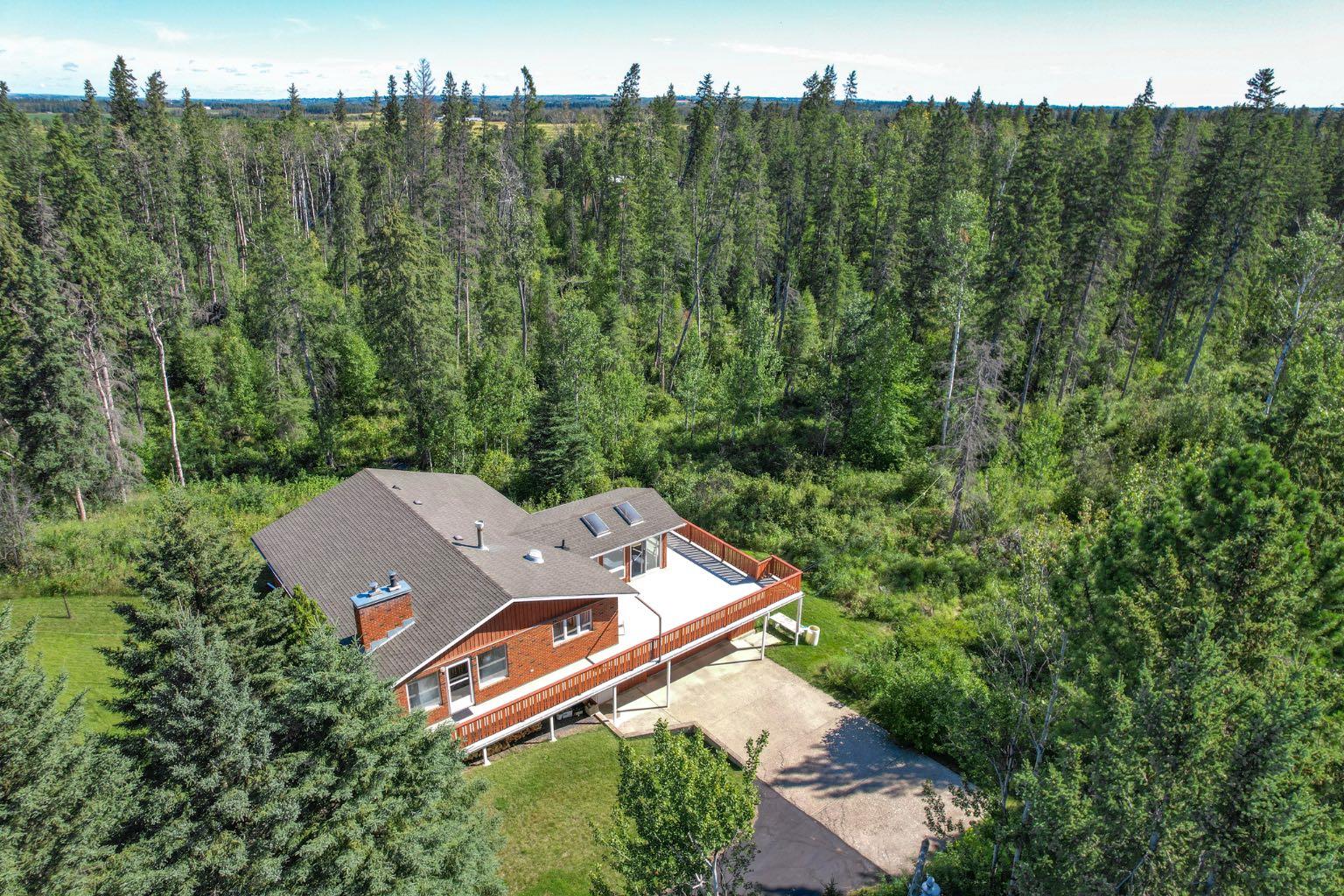 41 Centre St, Ponoka County, AB T4L 2N1