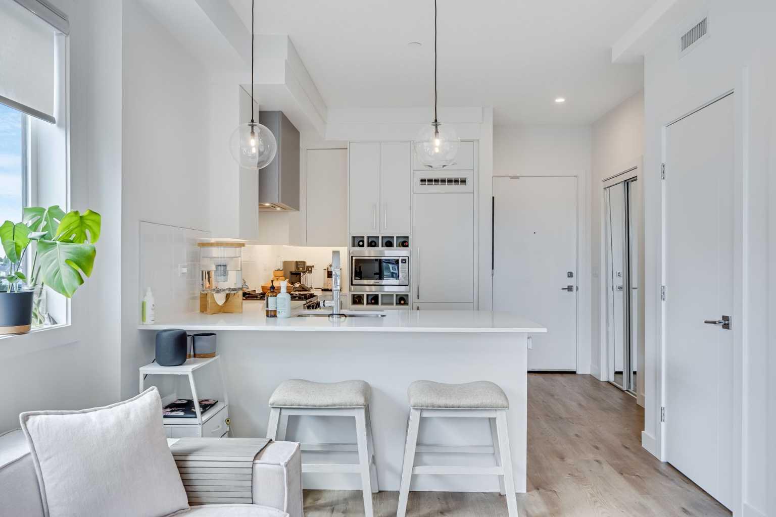 8230 Broadcast Avenue Unit 402, Calgary, AB T3H 6M1