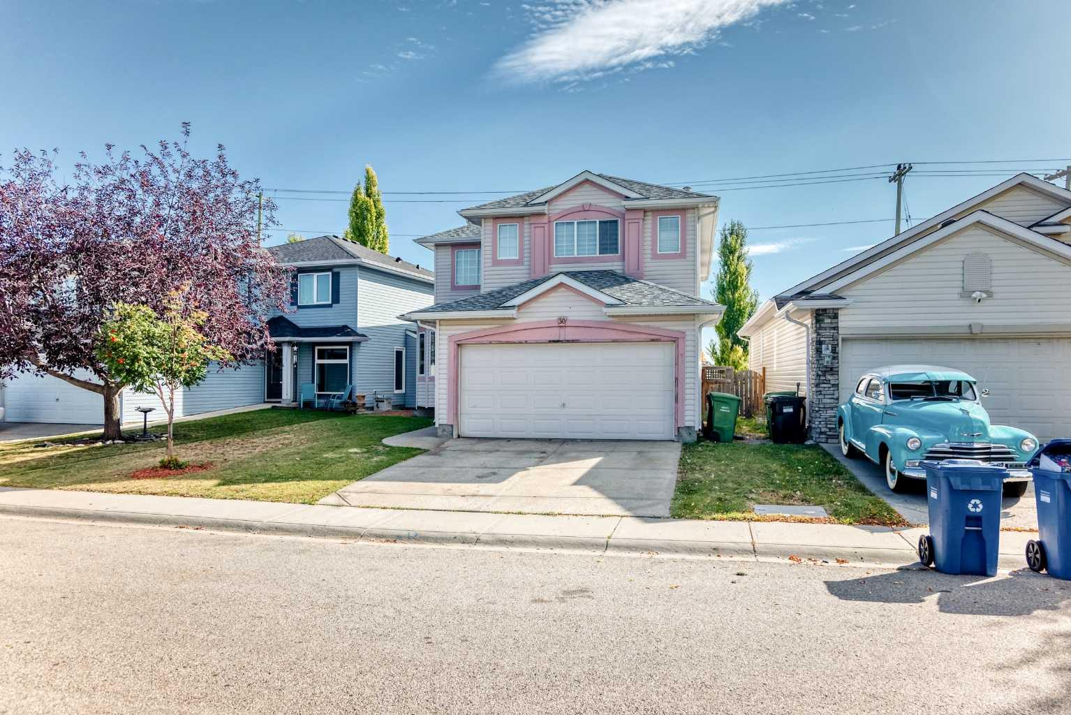 30 Millview Common SW, Calgary, AB T2Y 3Y7