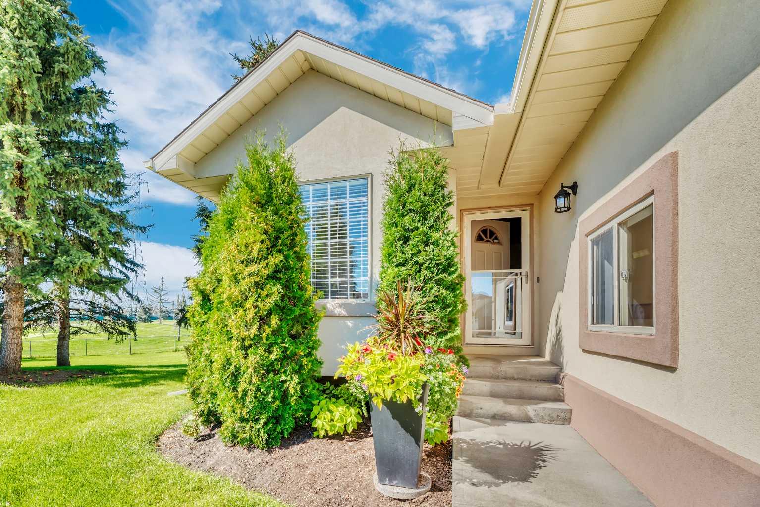 145 Lakeside Greens Pl, Chestermere, AB T1X 1C4