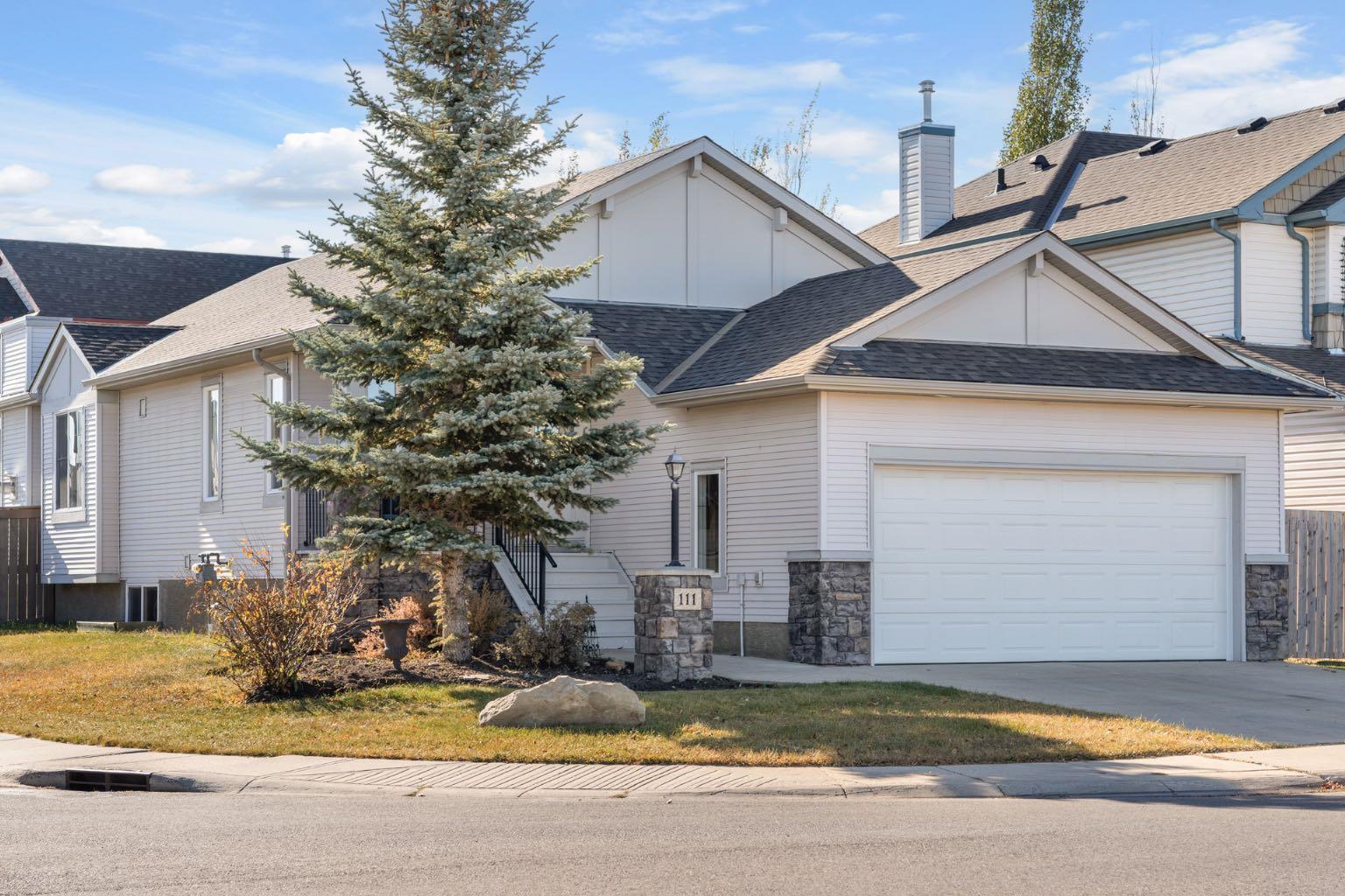 111 Cimarron Park Cir, Okotoks, AB T1S 2H5
