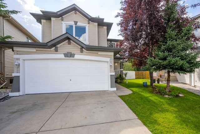 370 Panamount Dr NW, Calgary, AB T3K 5M1