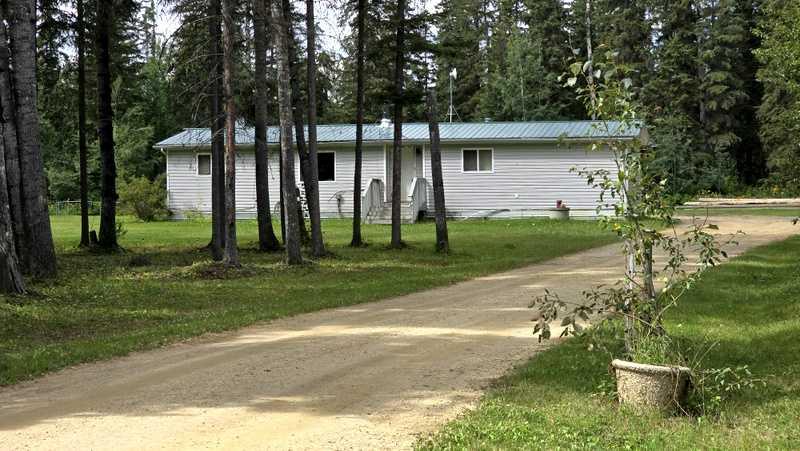 981 Fox Dr, Sandy Lake, AB T0G 2K0
