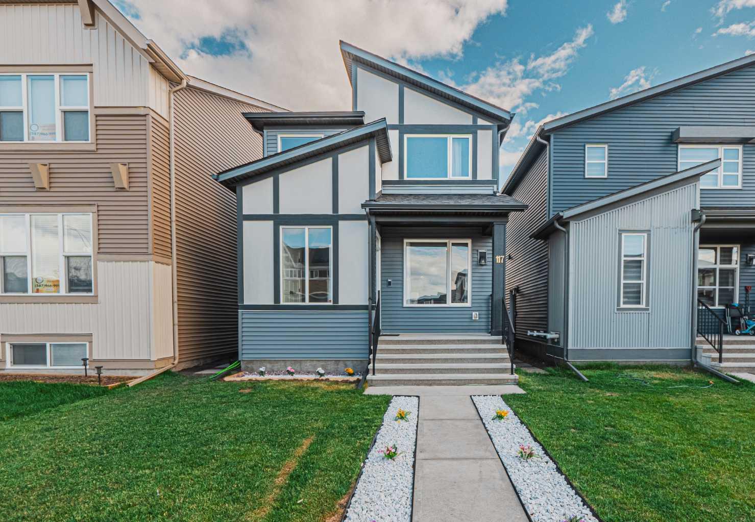 117 Corner Glen Way NE, Calgary, AB T3N 2L6