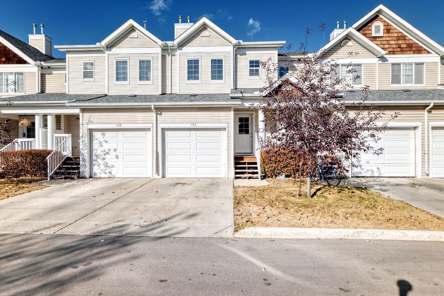 104 Country Village Ln NE, Calgary, AB T3K 0E8