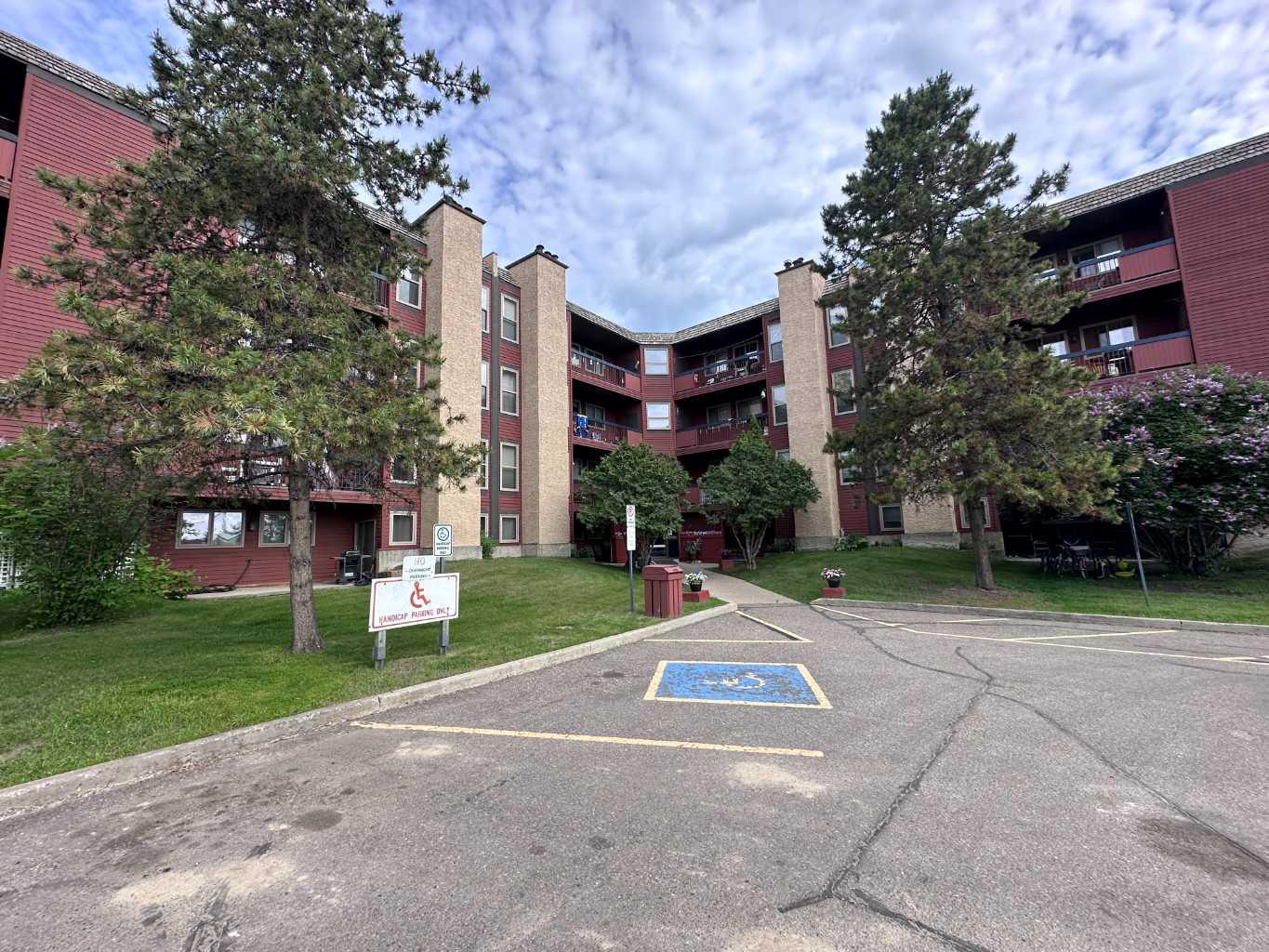 13221 Macdonald Dr 402, FORT MCMURRAY, AB T9H 4H2 MLS A2131012