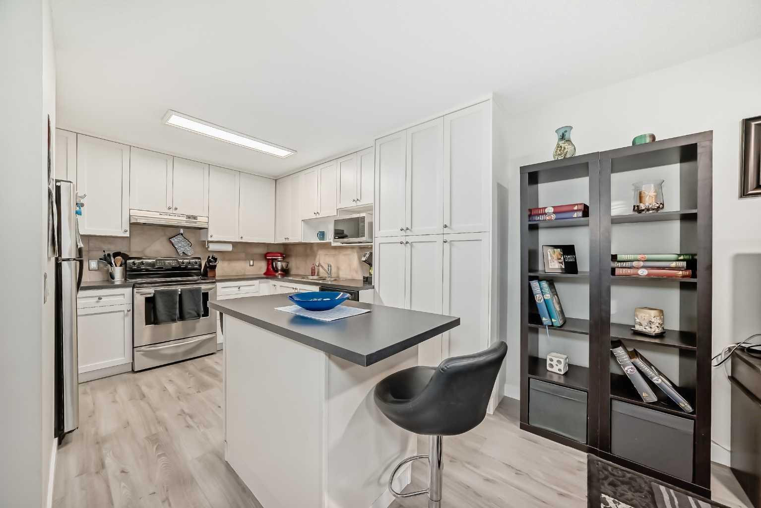 3800 Fonda Way Se Unit 33, Calgary, AB T2A 6G8