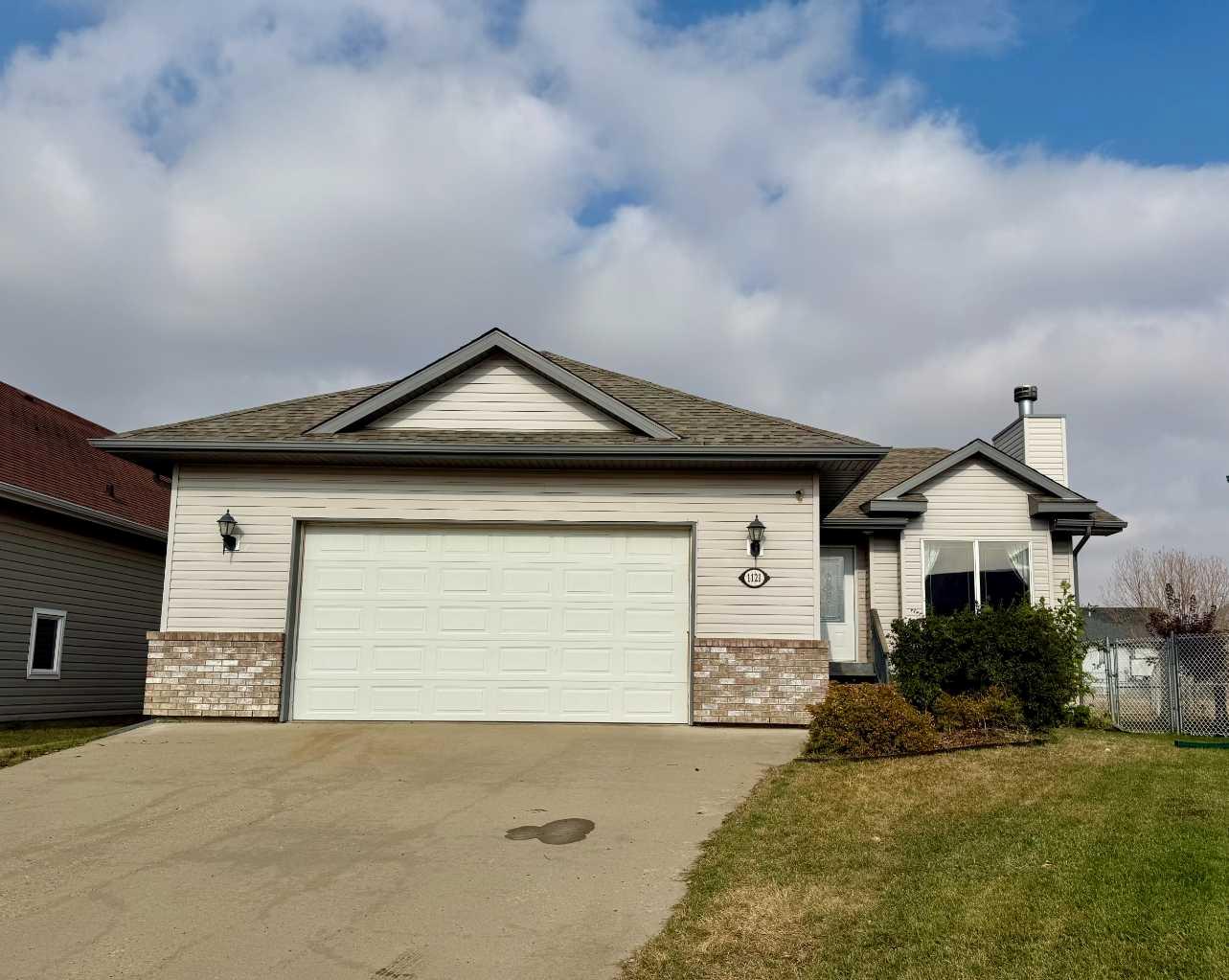 18 Streetcrescent Unit 1121 Street Crescent #a, Wainwright, AB T9W 1L3