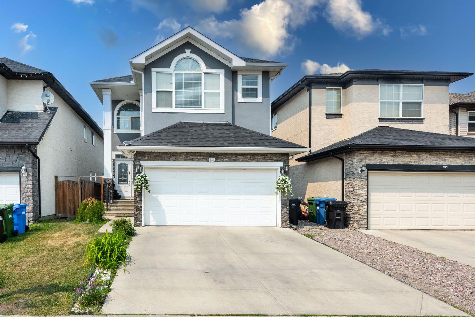 16 Taralake Heath NE, Calgary, AB T3J 0J2