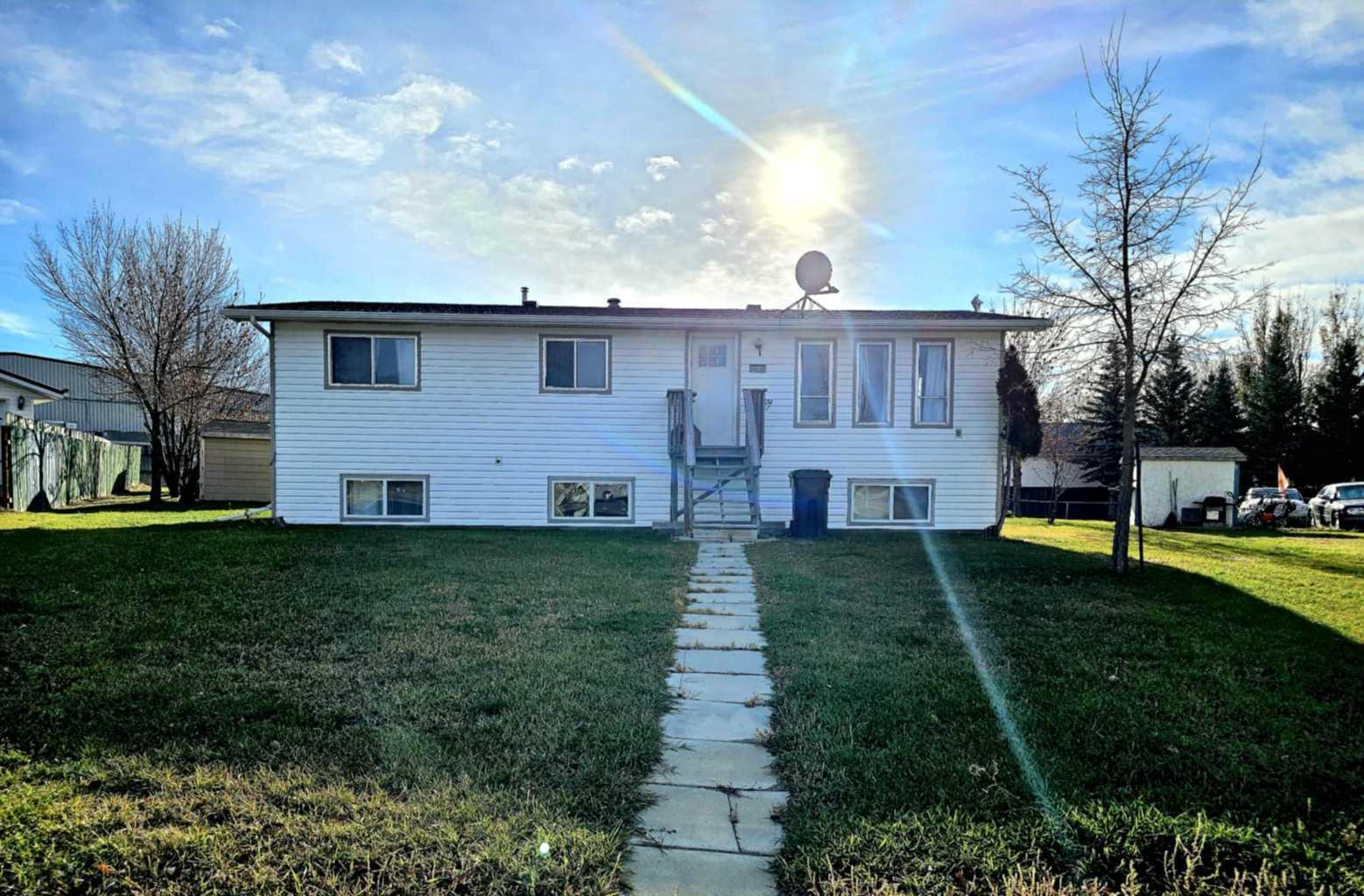 837 4 Avenue, Bassano, AB T0J 0B0