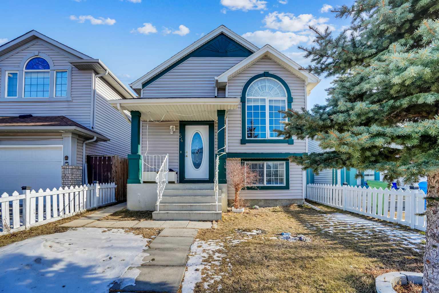 54 Taracove Rd NE, Calgary, AB T3J 5G7