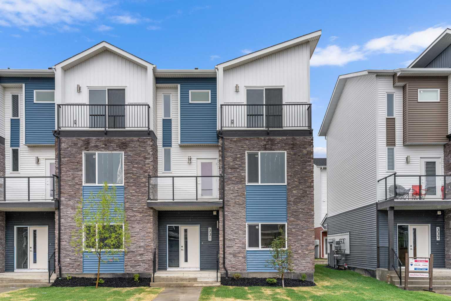 30 Red Sky Mnr NE, Calgary, AB T3N 2M2