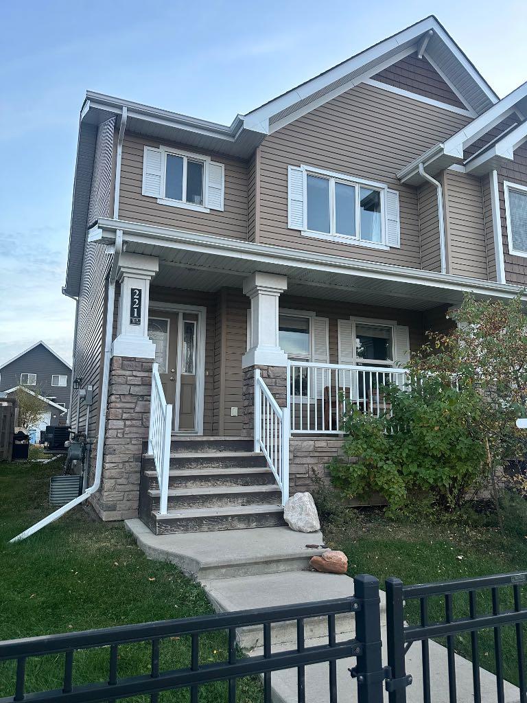 221 Callen Dr, Fort Mcmurray, AB T9K 0X7