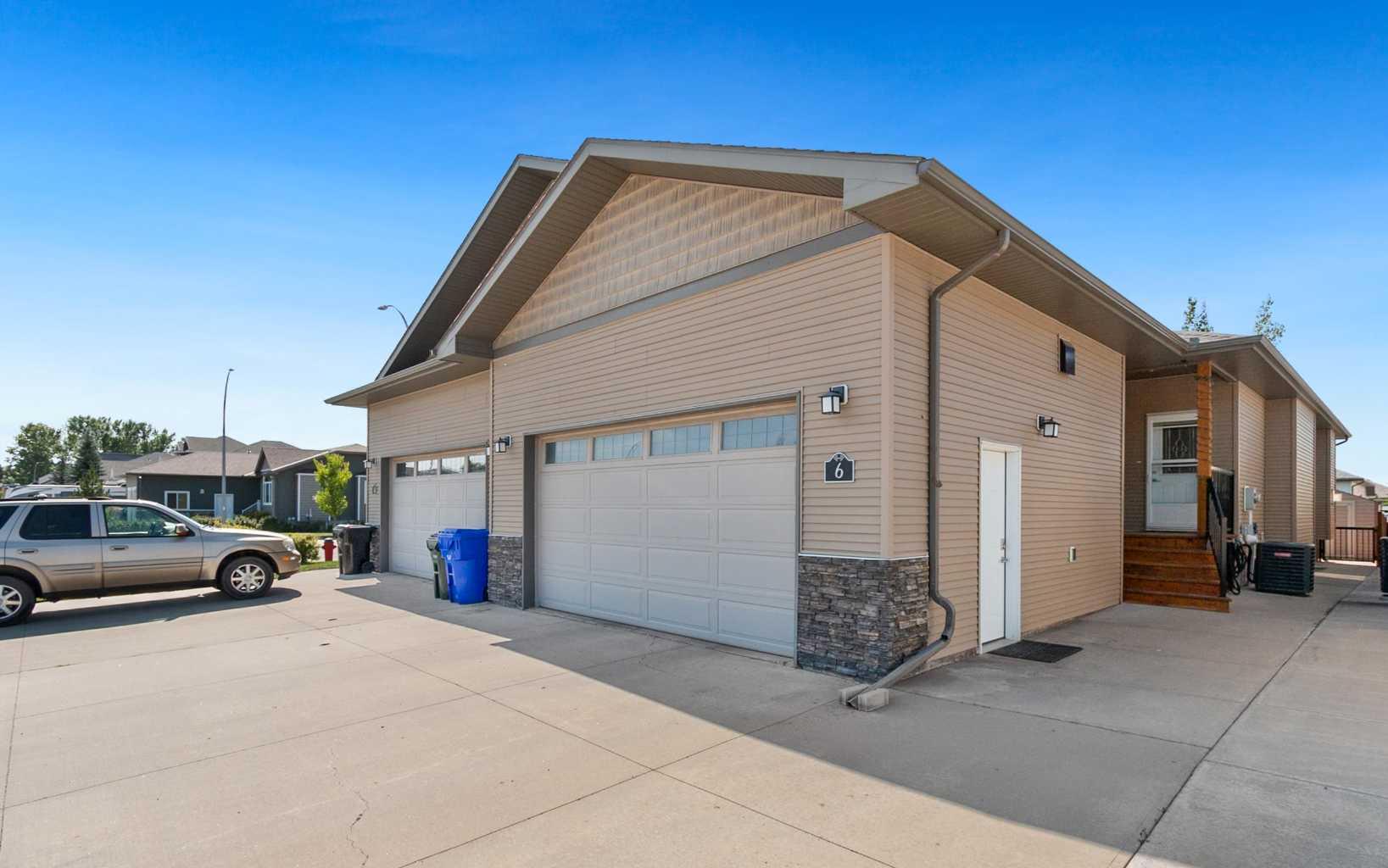 6 Valiant Cres, Olds, AB T4H 0A7