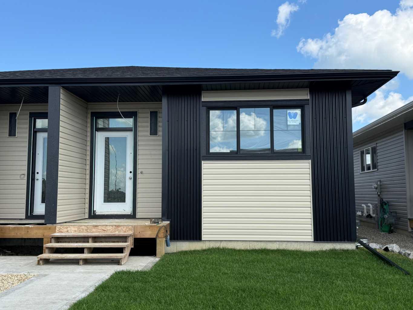 95 Gray Close, Sylvan Lake, AB T4S 0W4