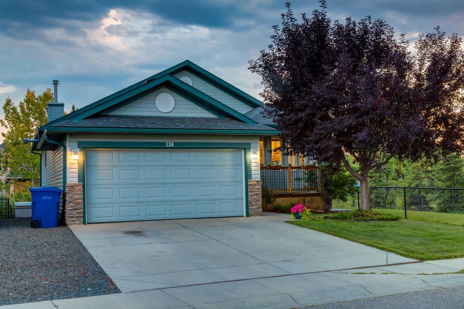 138 W Creek Spgs, Chestermere, AB T1X 1R7