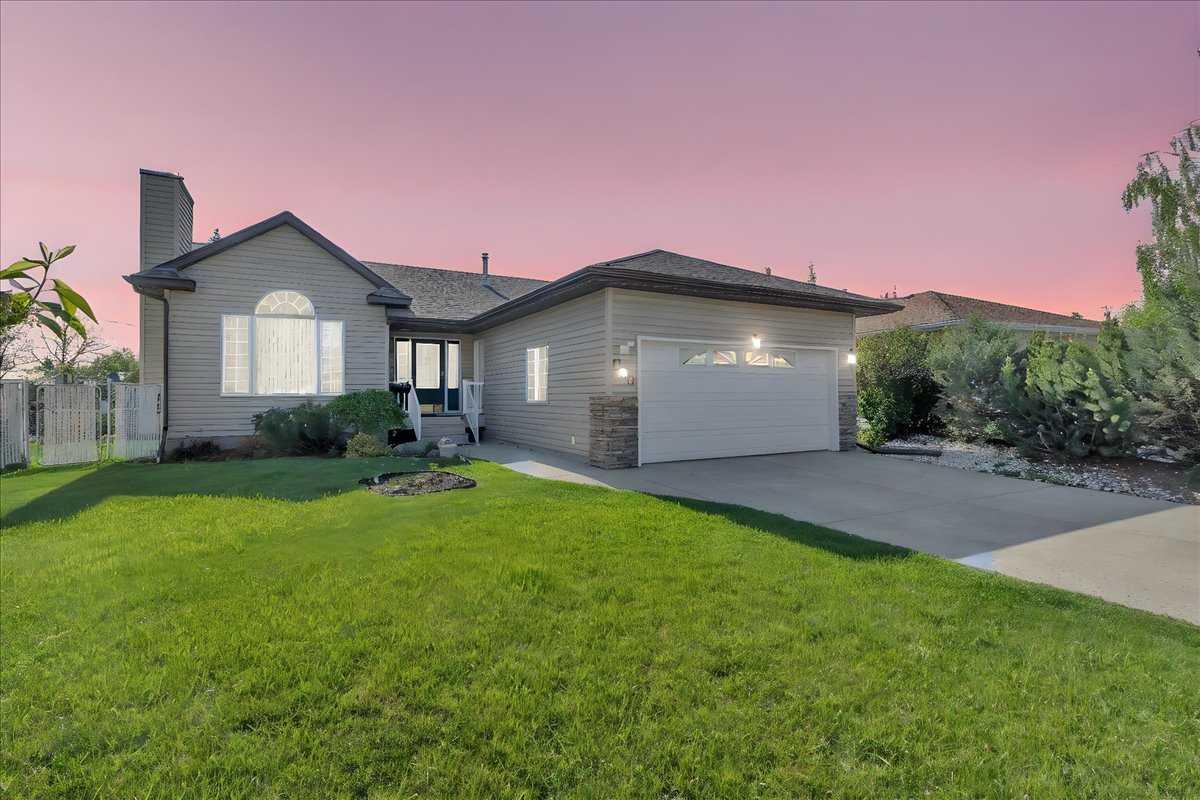 107 Monica Bay, Carstairs, AB T0M 0N0