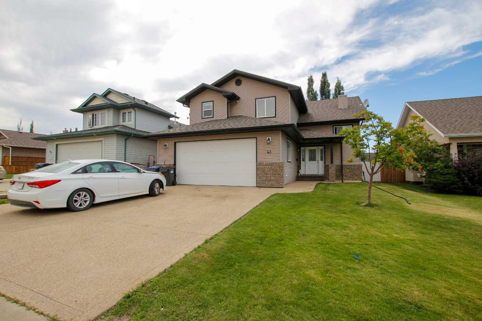 43 Lindman Close, Sylvan Lake, AB T4S 2M5