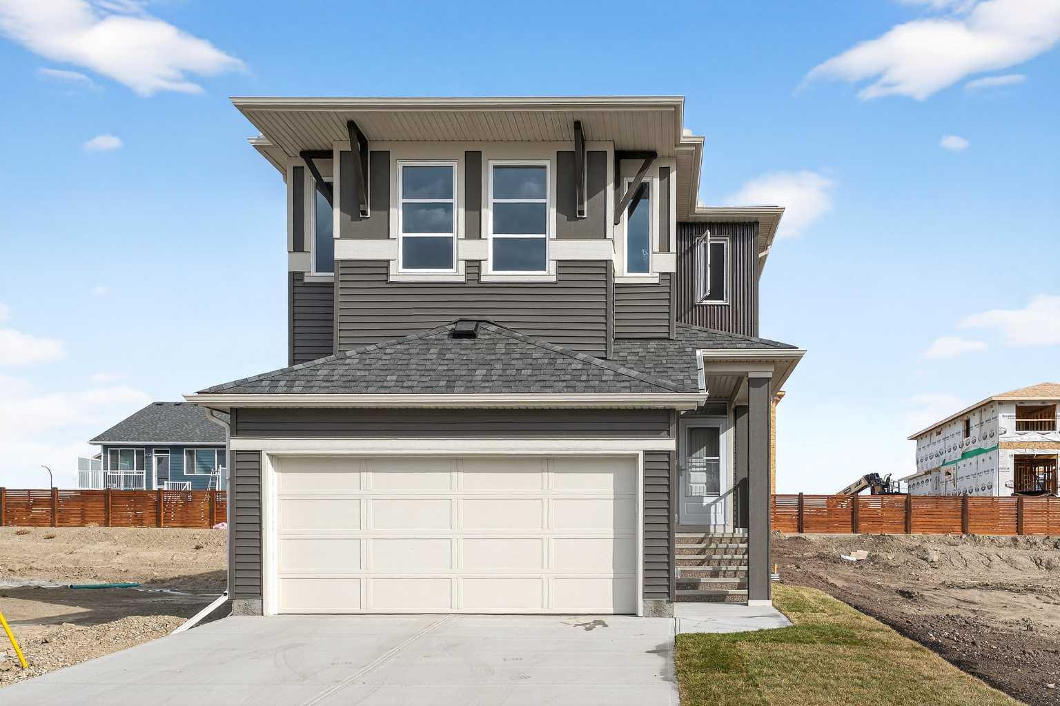 227 Lucas Gdns NW, Calgary, AB T3P 2S3