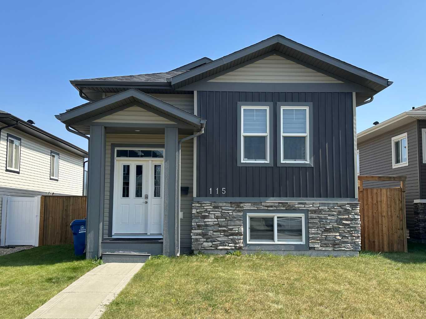 115 Aurora Hts, Blackfalds, AB T4M 0M6