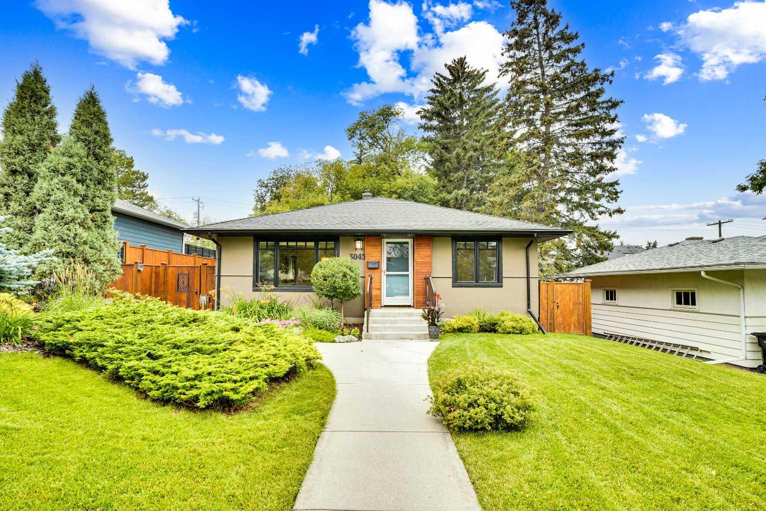 26 Street Sw Unit 3045 #a, Calgary, AB T3E 2E4