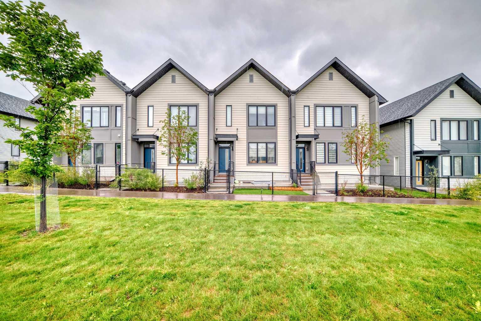 165 Southpoint Greenway SW, Airdrie, AB T4B 5J3