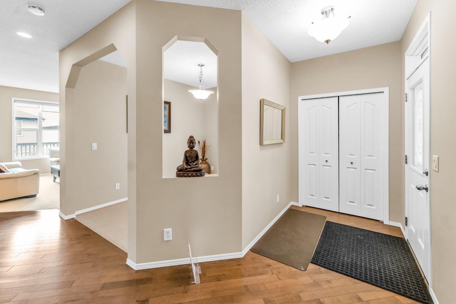 107 Everoak Grn SW, Calgary, AB T2Y 0J6