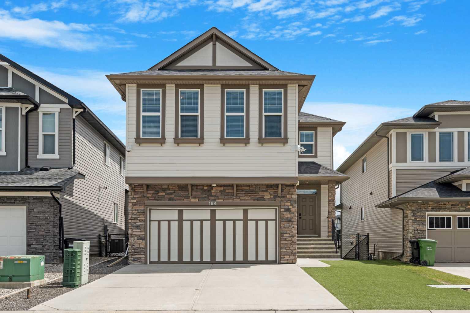 184 Panton Rd NW, Calgary, AB T3K 0Z2