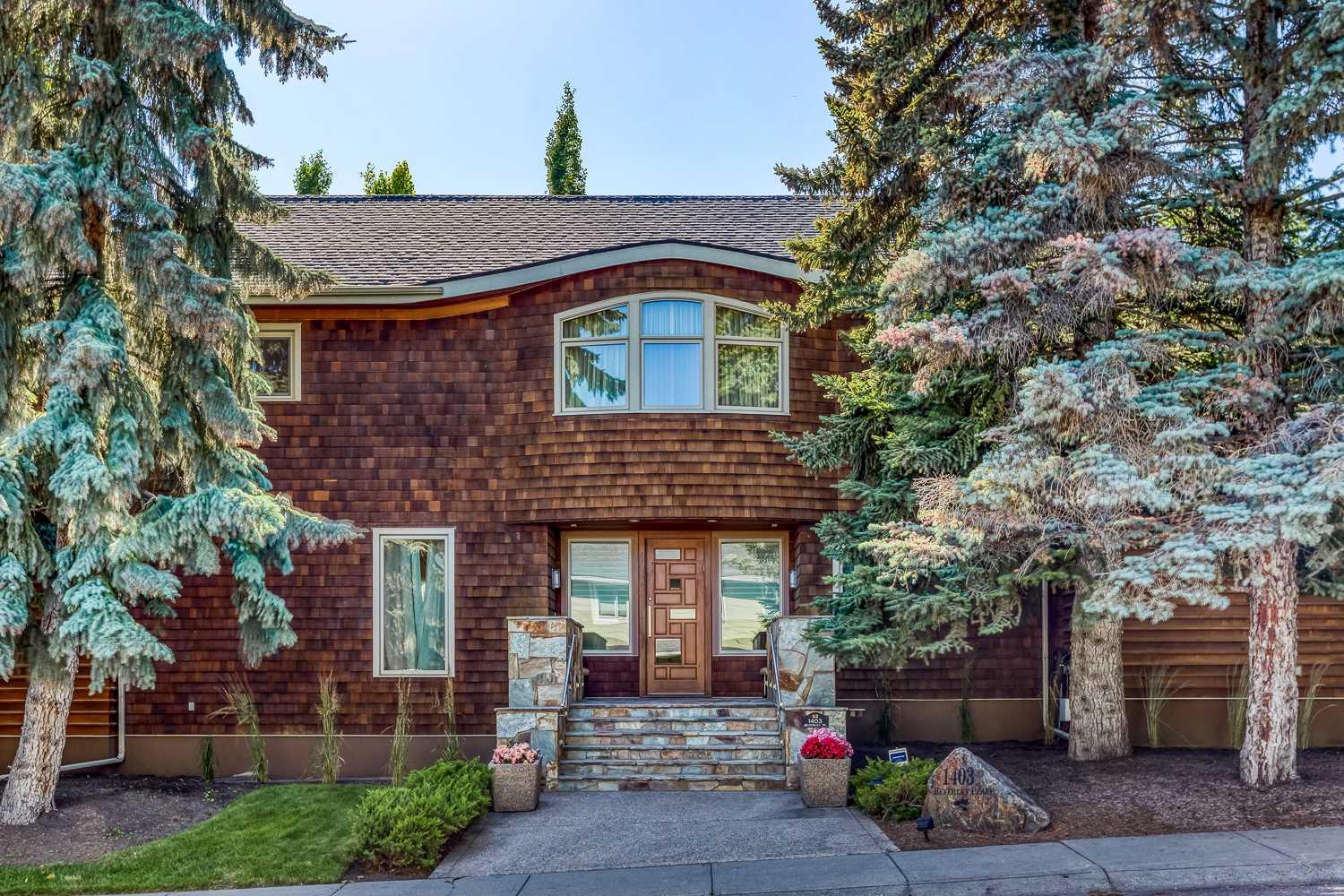 1403 Beverley Pl SW, Calgary, AB T2V 2C7