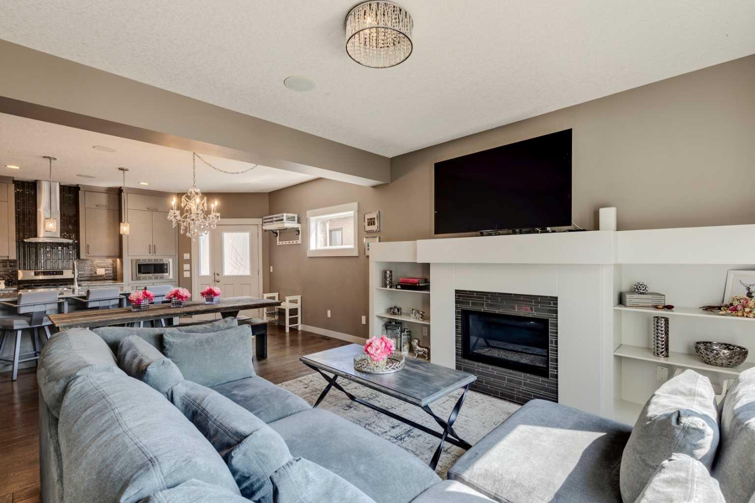 4613 17 Avenue Nw Unit 2, Calgary, AB T3B 0P3