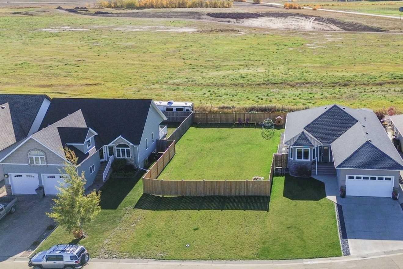 6921 Meadowview Close, Stettler, AB T0C 2L1