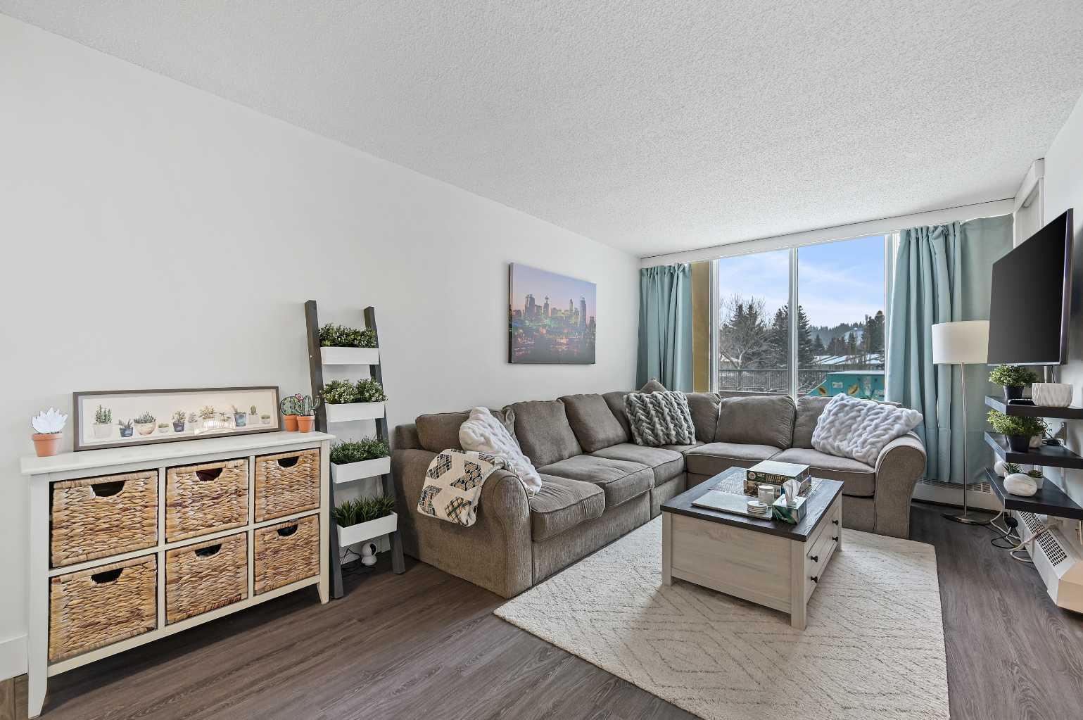 145 Point Drive Nw Unit 208, Calgary, AB T3B 4W1