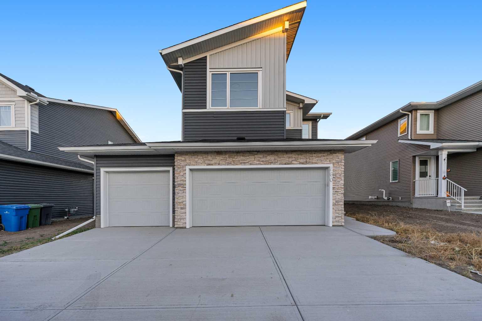 260 Dawson Wharf Cres, Chestermere, AB T1X 2X5