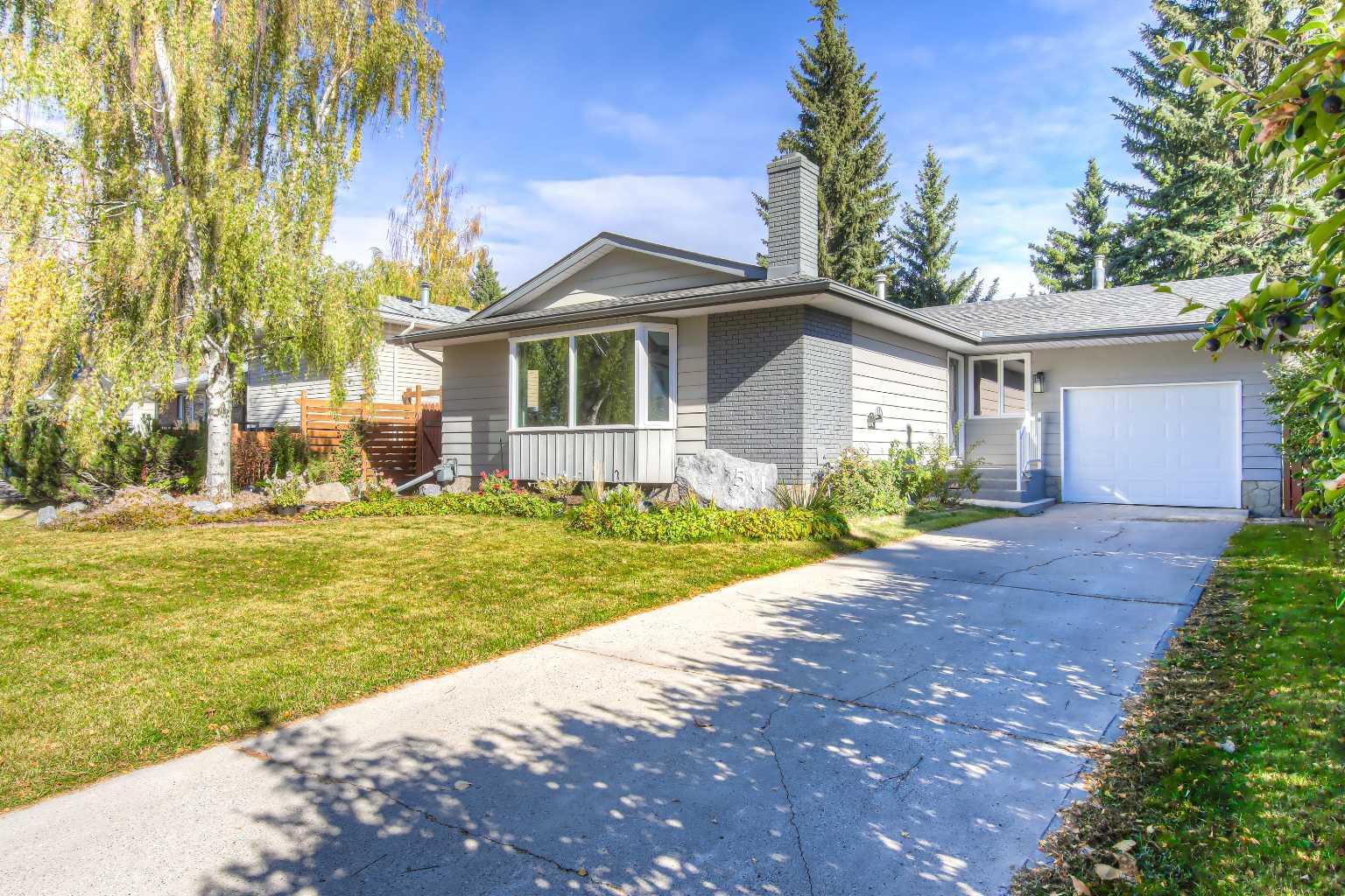 511 Cedarille Cres SW, Calgary, AB T2W 2H6