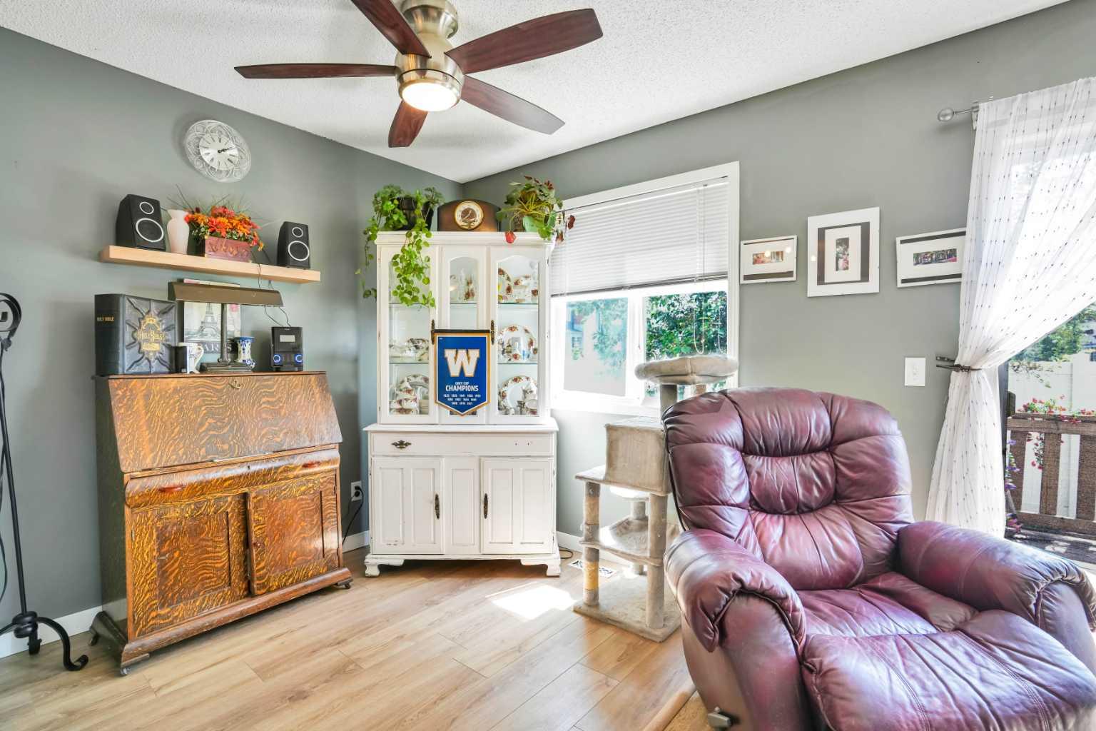 760 Railway Gate Sw Unit 702, Airdrie, AB T4B 3C5