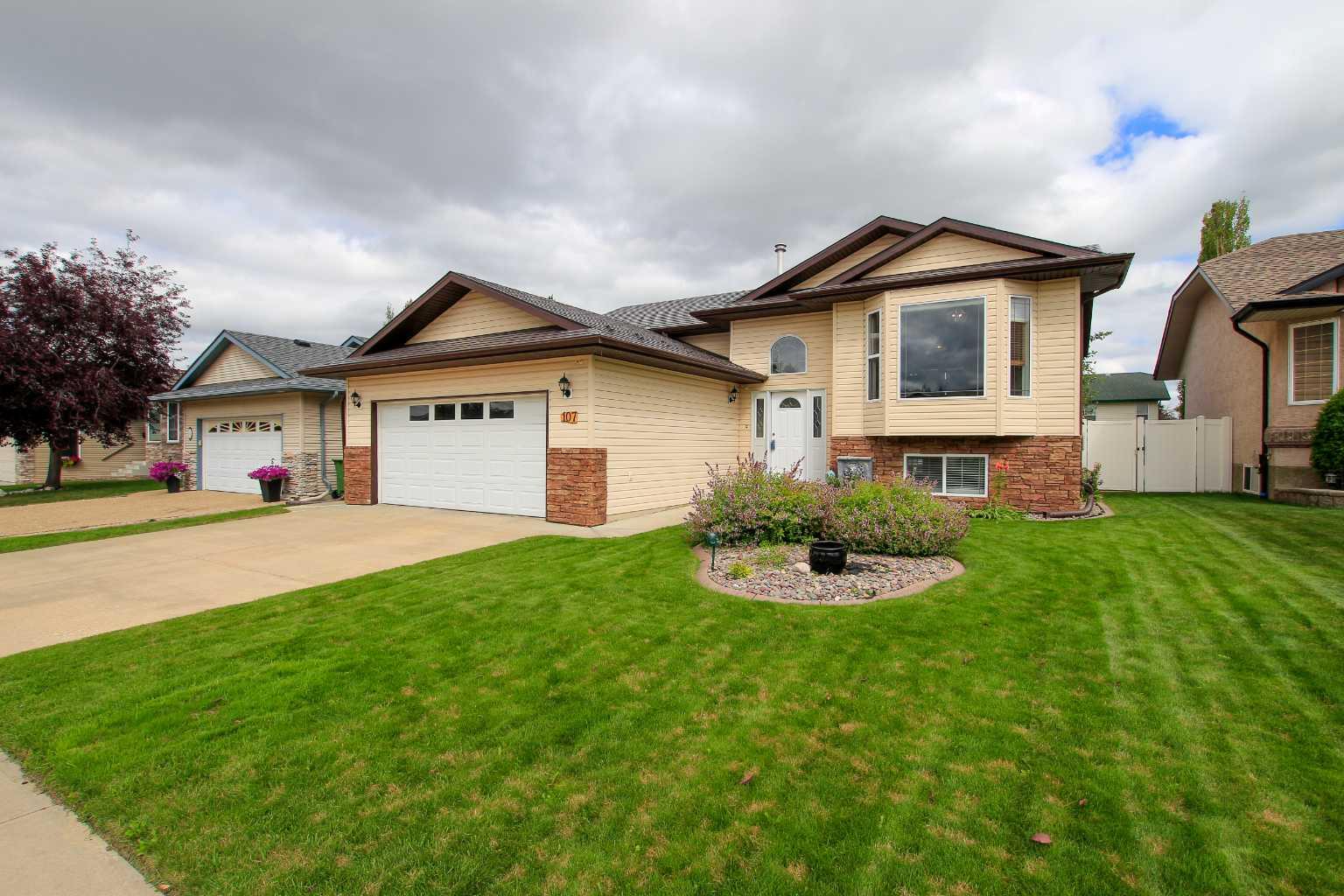107 Ackerman Cres, Red Deer, AB T4R 3B3