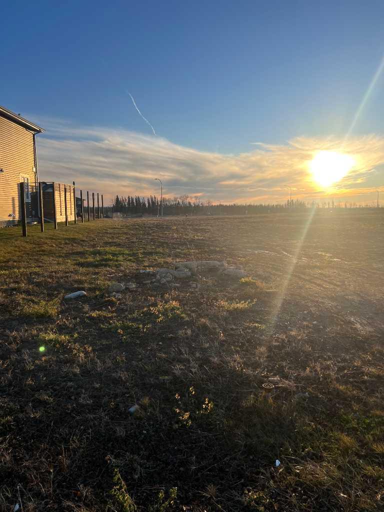 156 Mcghee St, Fort Mcmurray, AB T9H 0H2