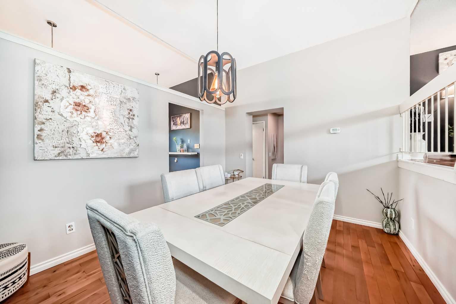 438 Brae Glen Cres SW, Calgary, AB T2W 1B6