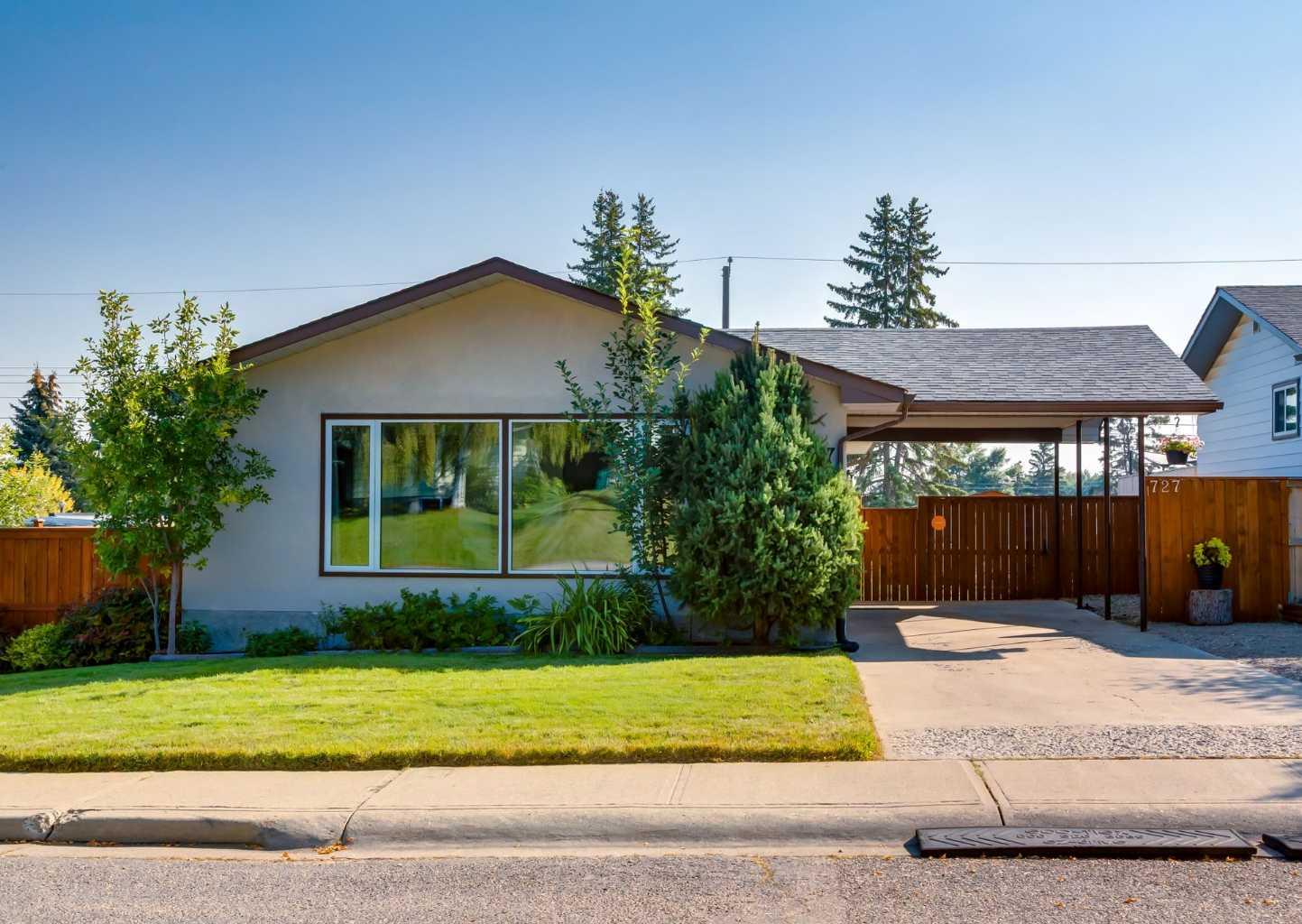 727 Sacramento Pl SW, Calgary, AB T2W 0R6