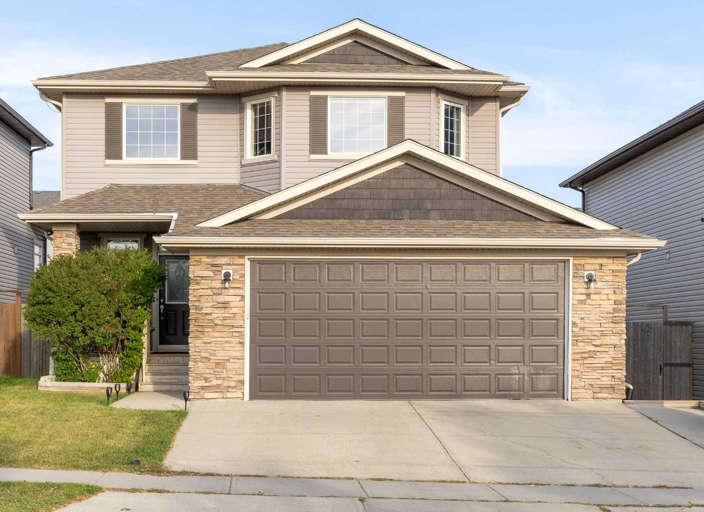 148 Westland St, Okotoks, AB T1S 0B3
