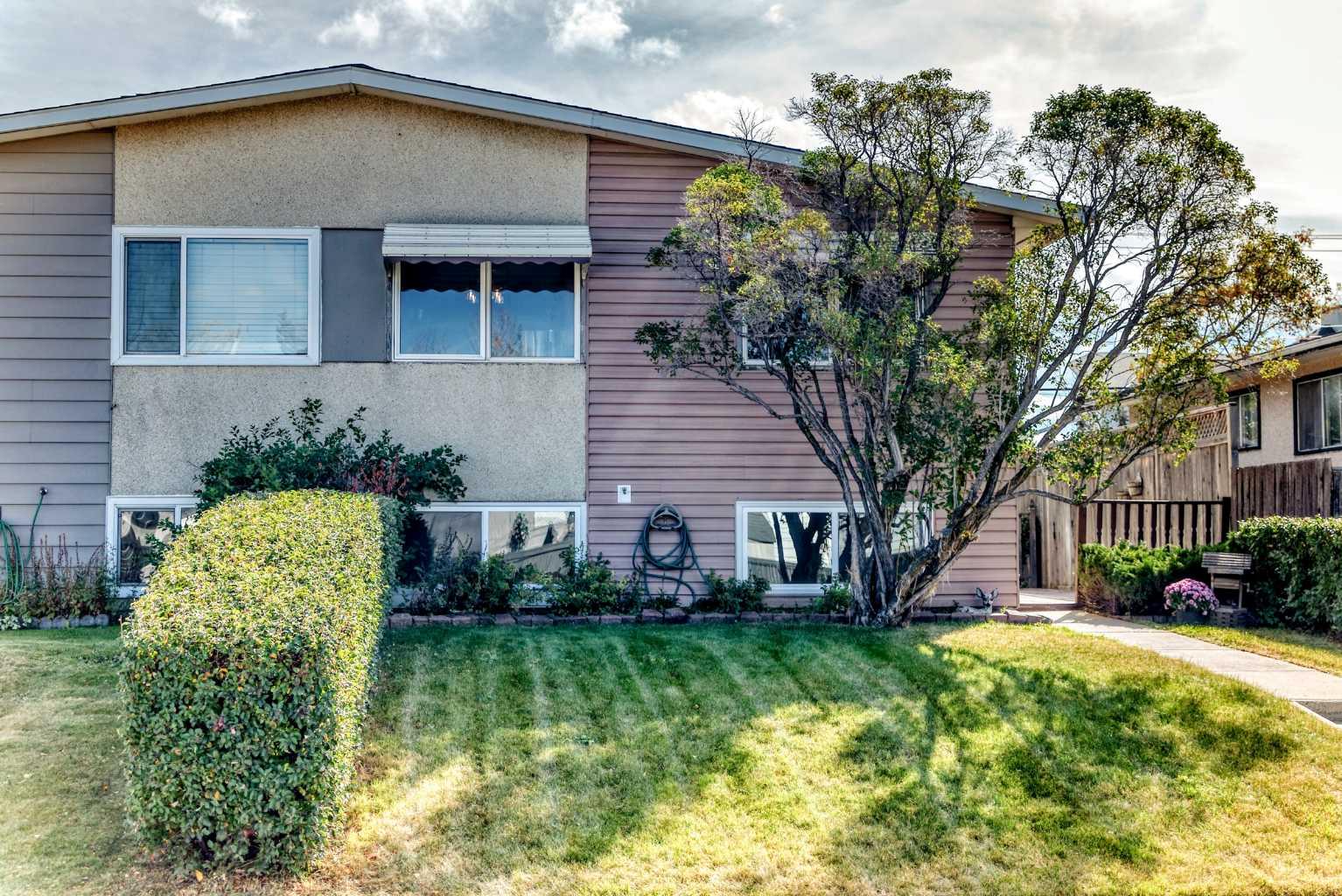 42 Pennsburg Way SE, Calgary, AB T2A 2J5