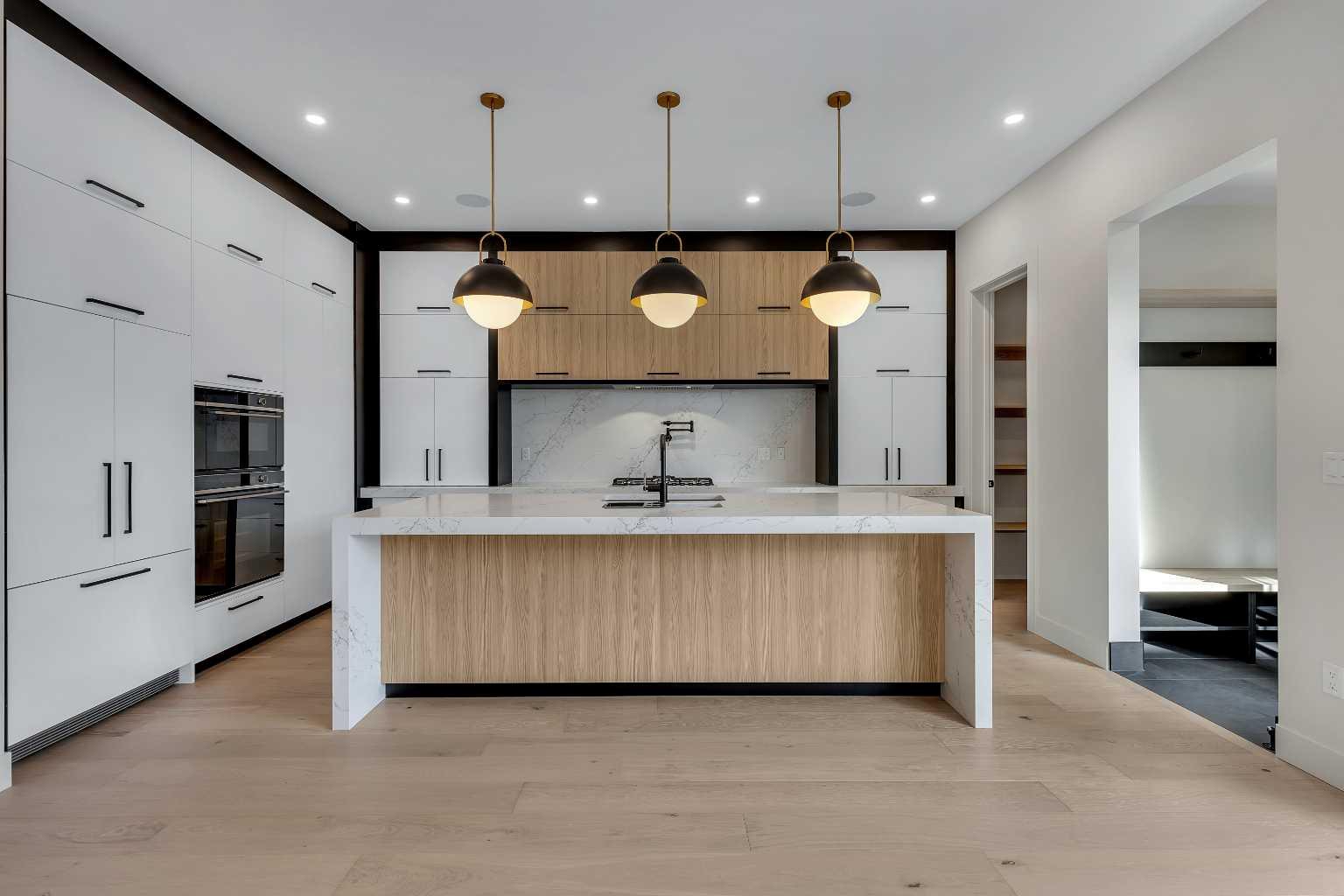 342 Normandy Dr SW, Calgary, AB T3E 8G8