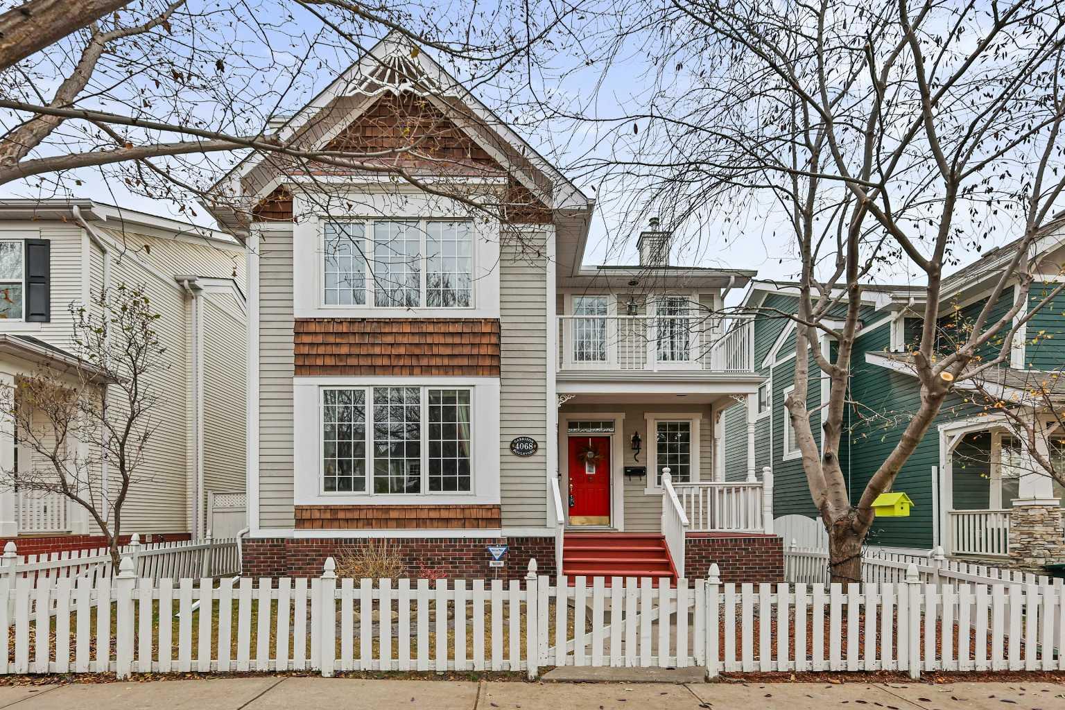 4068 Garrison Blvd SW, Calgary, AB T2T 6C1