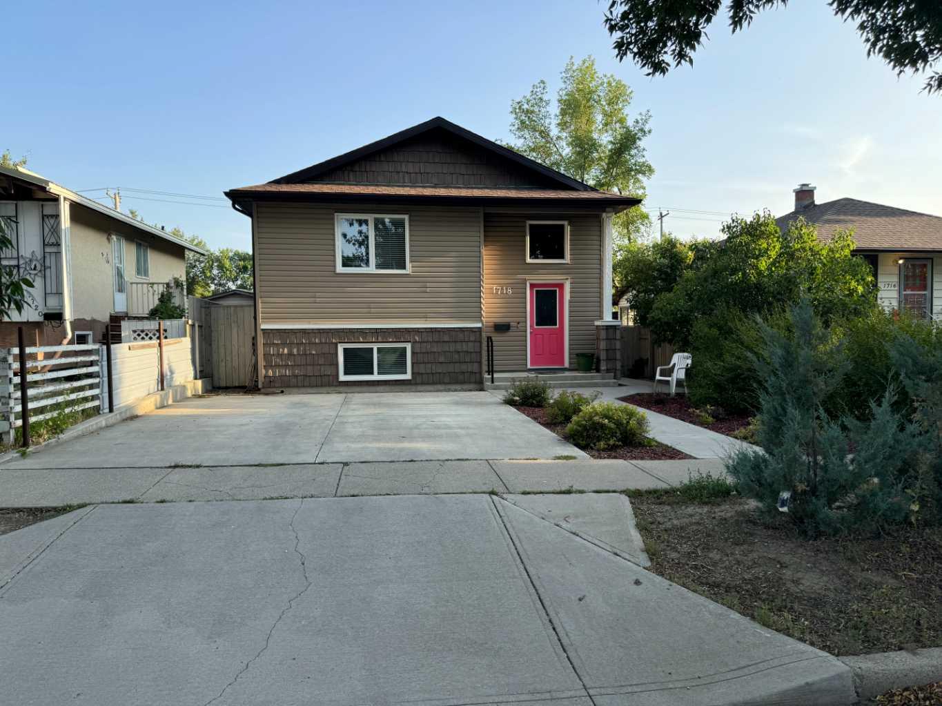 1718 6 Avenue North, Lethbridge, AB T1H 0T3