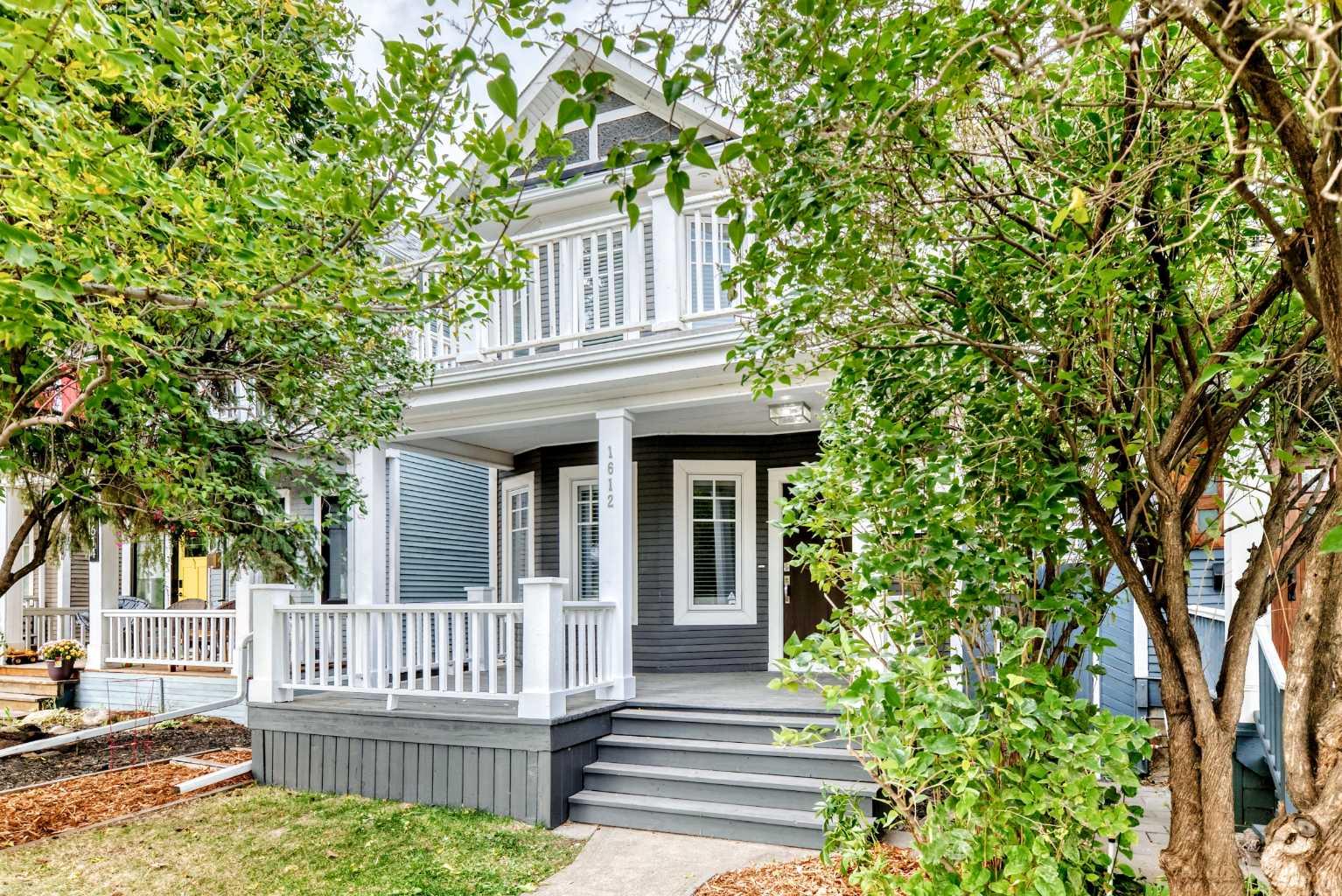 1612 Bowness Rd NW, Calgary, AB T2N 3J9