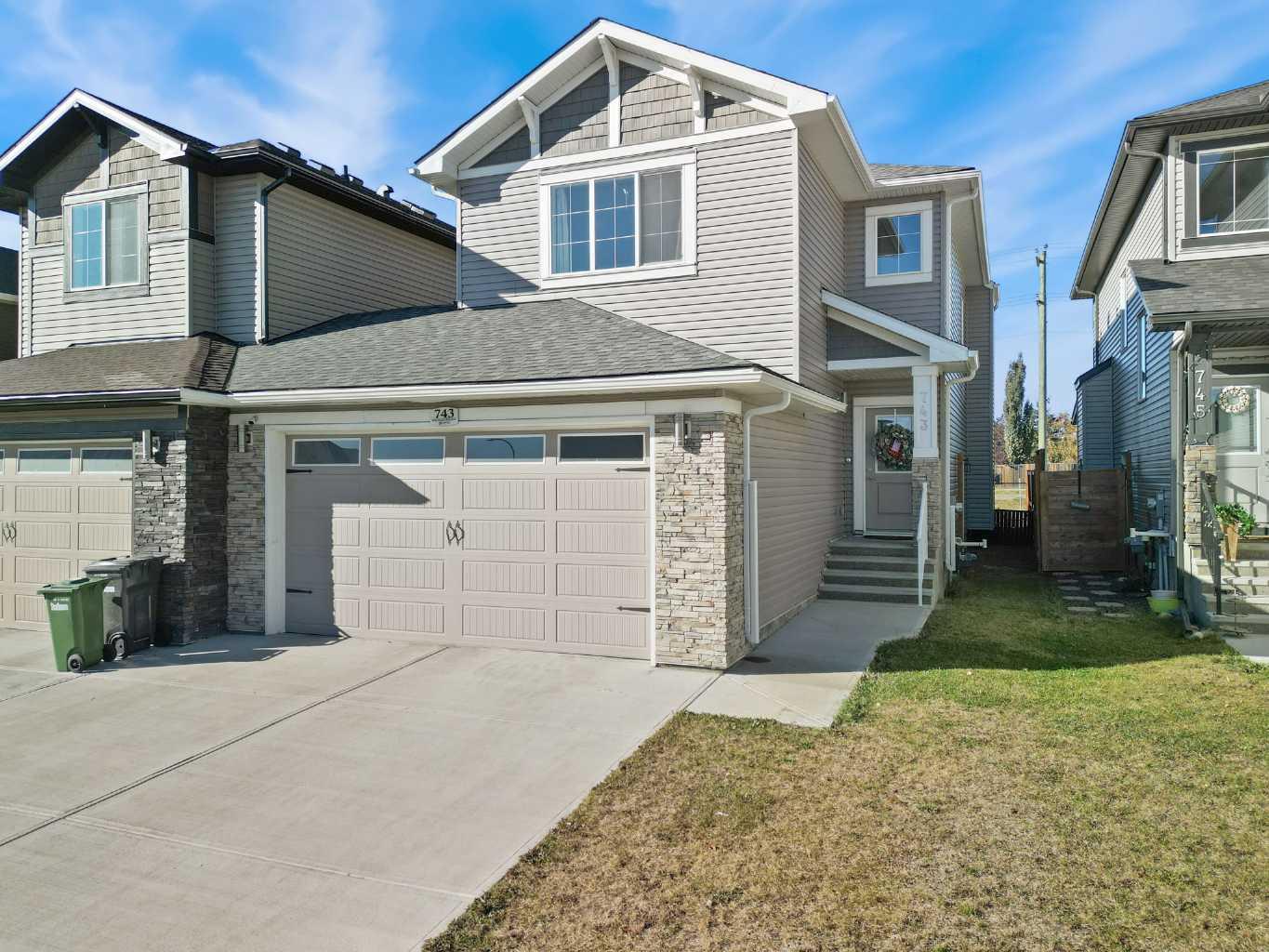 743 Edgefield Cres, Strathmore, AB T1P 0H5