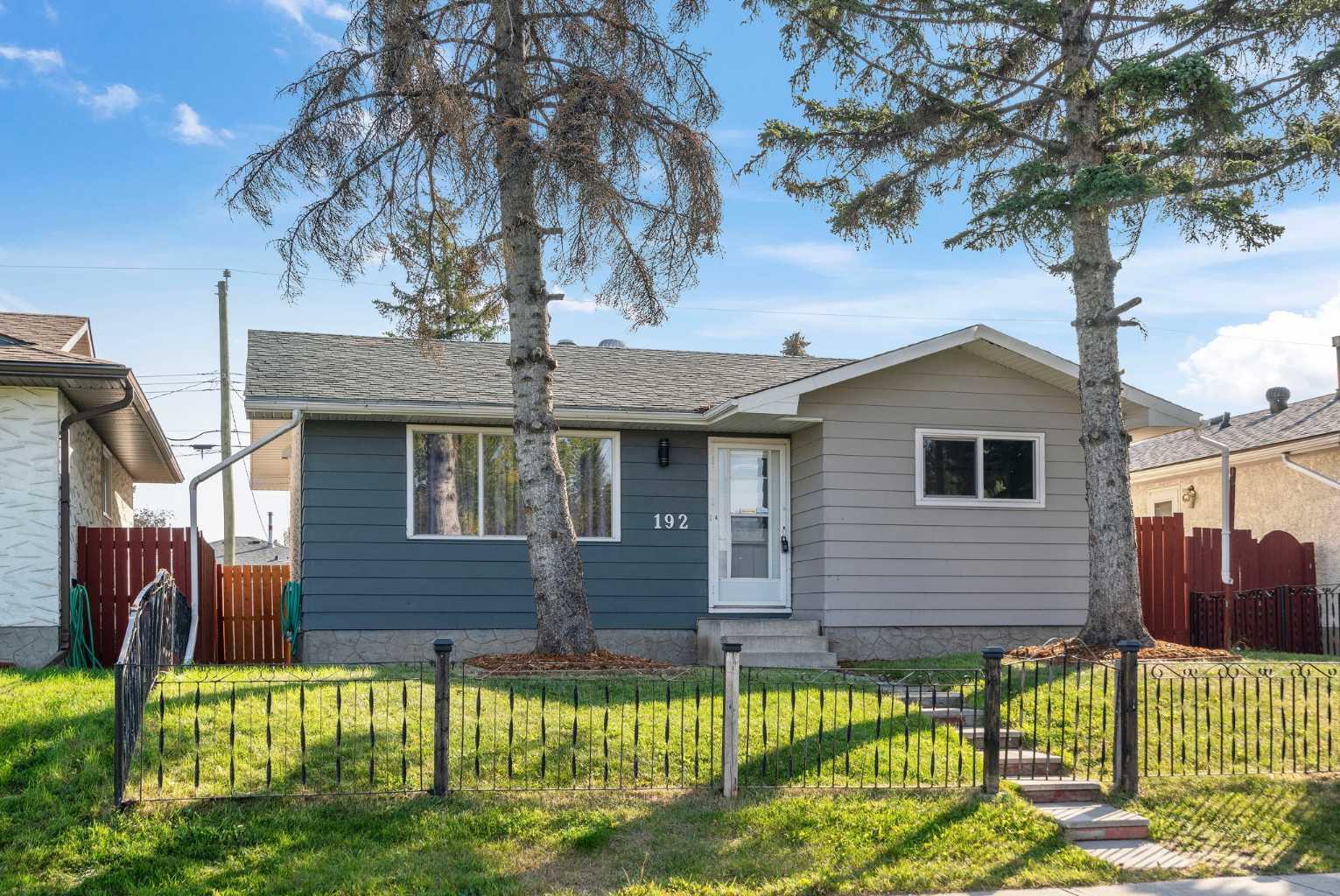 192 Dovercliffe Way SE, Calgary, AB T2B 1W7
