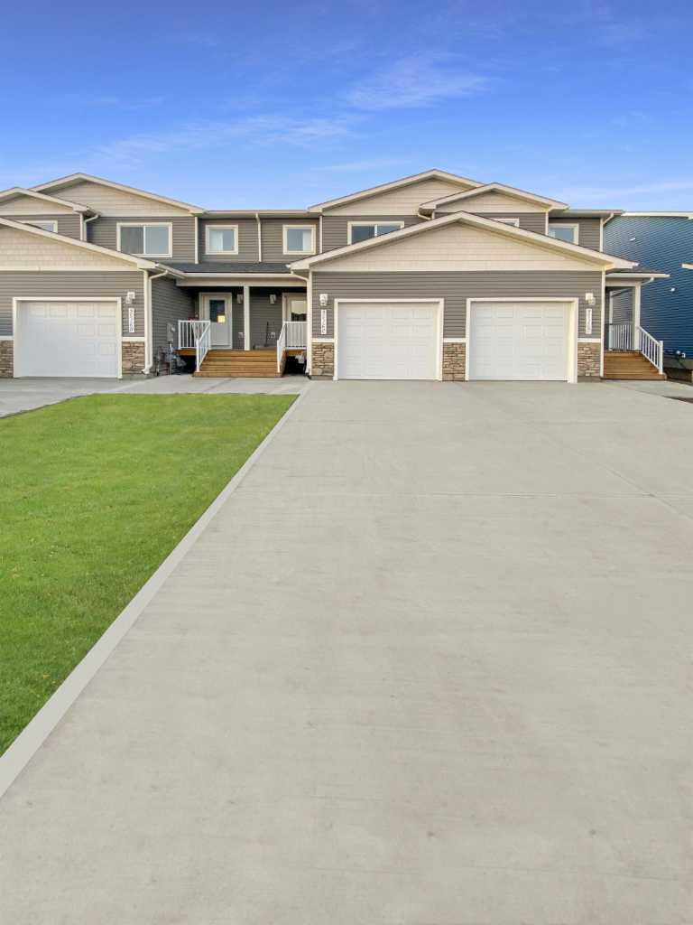9512 113 Ave B Ave, Clairmont, AB T8X 0T2