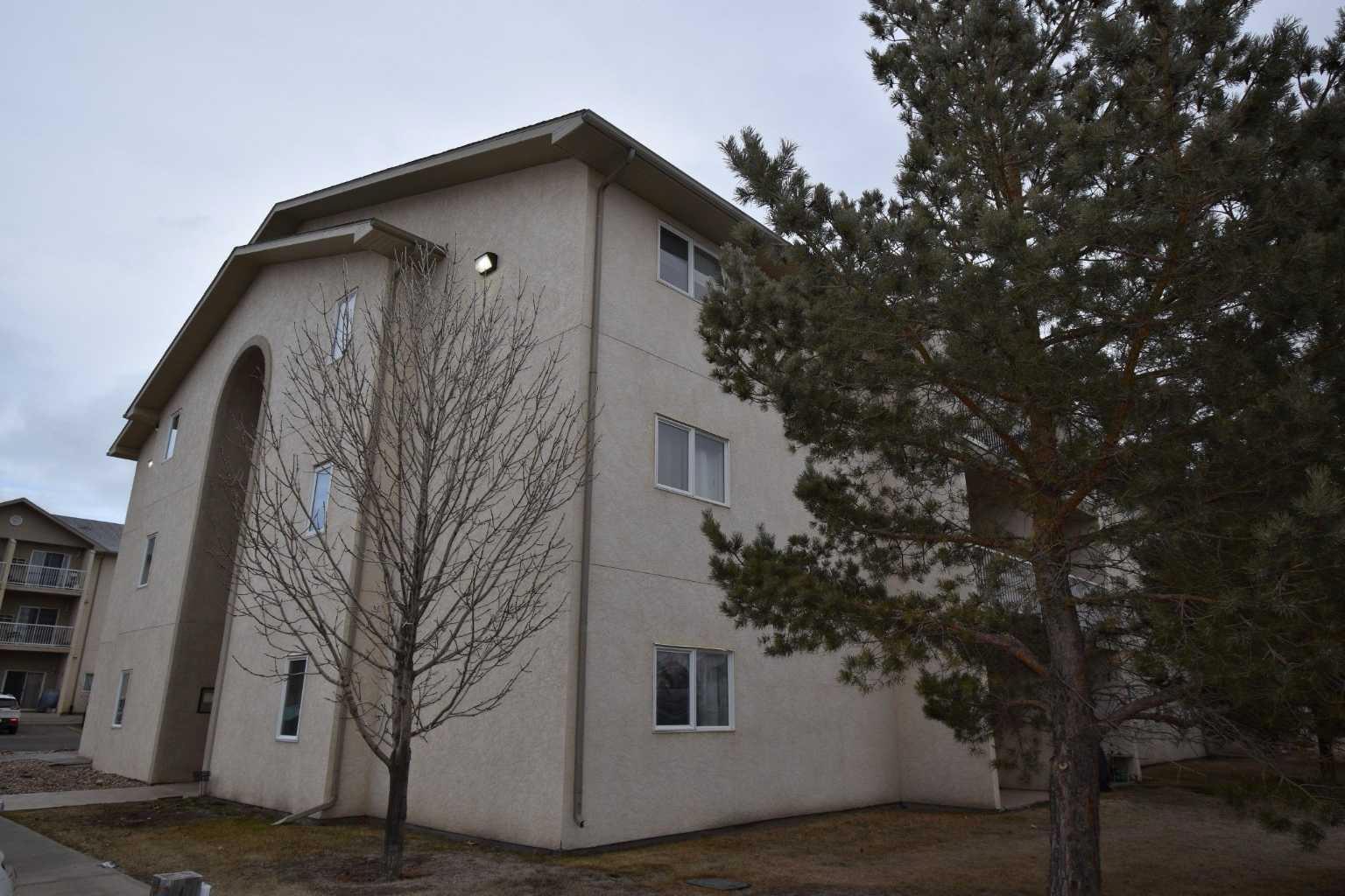 6608 42 Street Unit 303a, Lloydminster, AB T9V 3L1