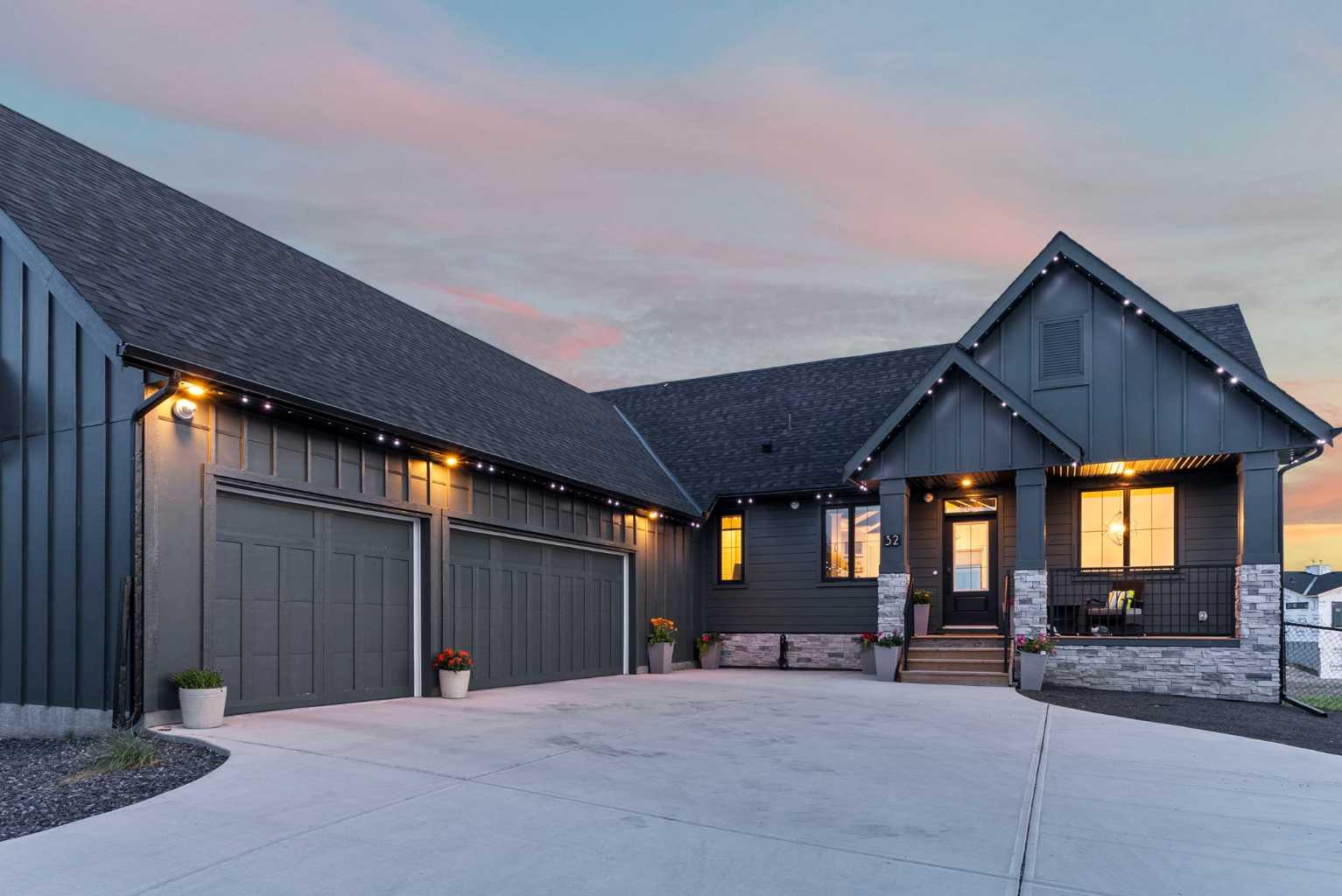 32 Monterra Lndg, Cochrane, AB T4C 0G8